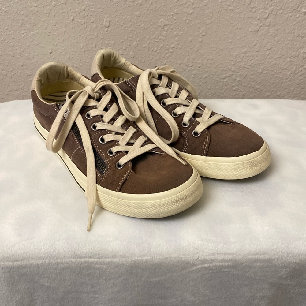 Taos brown sneakers